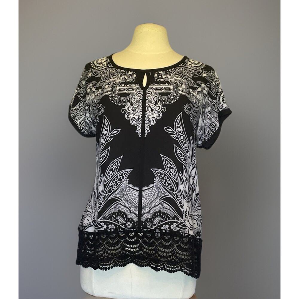 Chico’s Black White Paisley Top Size 1 Short Sleeve Viscose Tunic Rorschach EUC